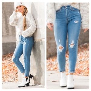 Levi’s Wedgie Skinny Light Wash Distressed High Rise Crop Jeans 27.